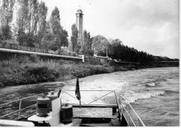 5.10.1978 - plavba po Ostravici v pozadí Ostravská radnice 3